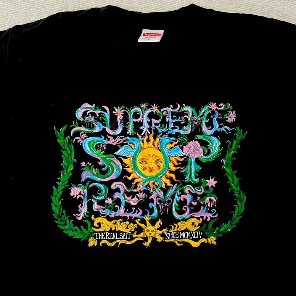 Supreme black tee shirt